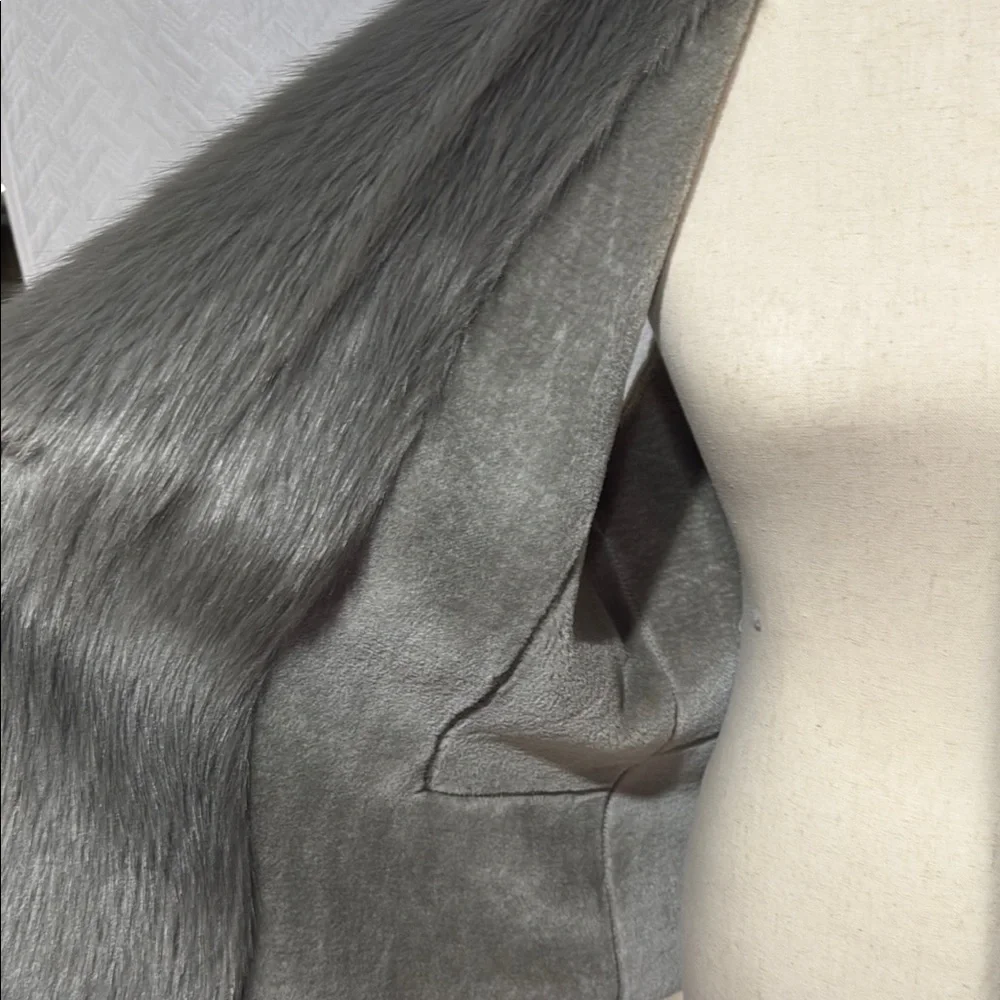 Lovestitch Elegant Gray Faux Fur Vest - Picture 2 of 5